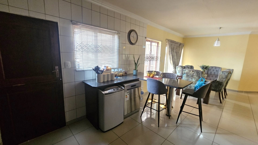 3 Bedroom Property for Sale in Melodie North West